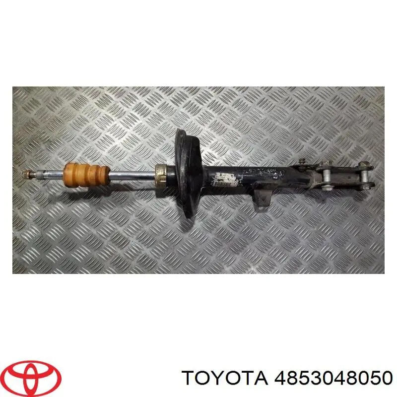 Амортизатор задний правый 4853048050 Toyota