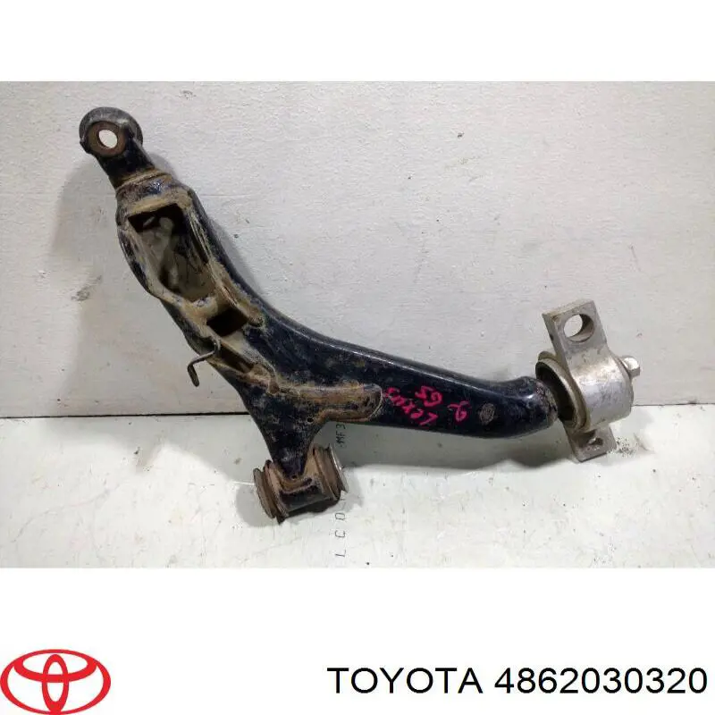 Правый рычаг передней нижней подвески Toyota 4862030320 цена, от 504.07 USD