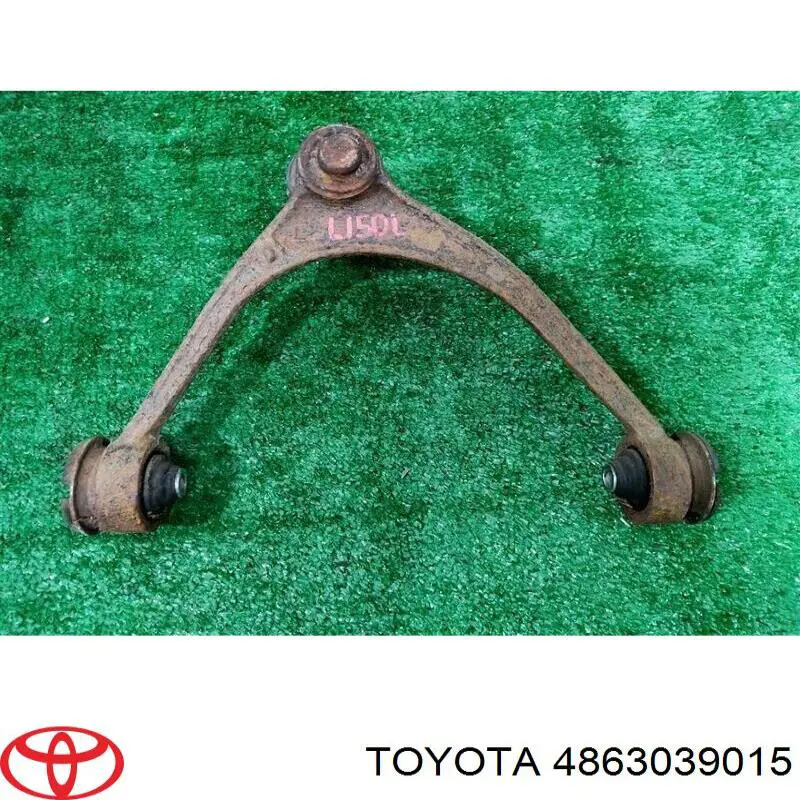 Рычаг передней подвески верхний, левый Toyota 4863039015