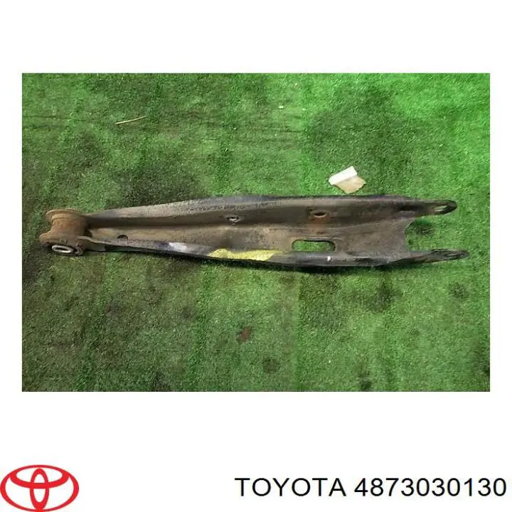 Рычаг задней подвески нижний, правый Toyota 4873030130