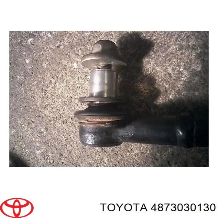 4873030130 Toyota Балансир задний нижний, правый