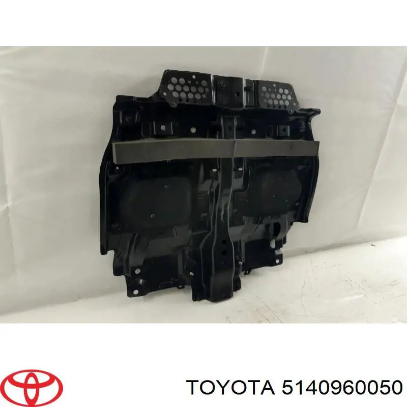Защита двигателя левая на Toyota Land Cruiser J200