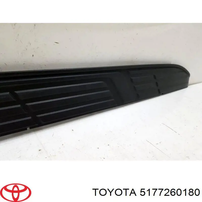 Накладка подножки Toyota 5177260180