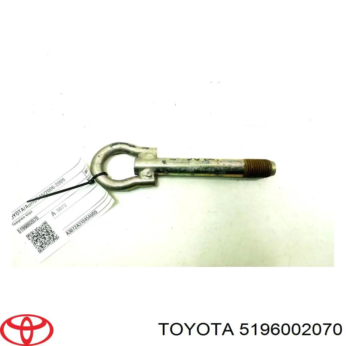 Крюк буксировочный на Toyota Auris UKP 