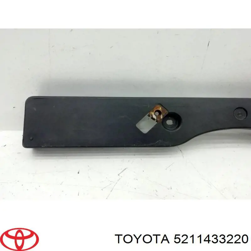 5211433220 Toyota панель крепления номерного знака переднего