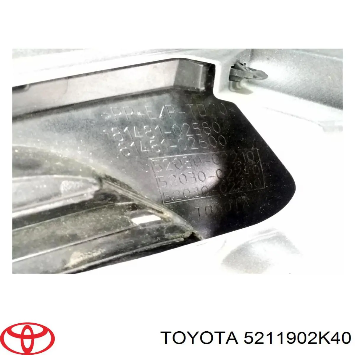 Передний бампер 5211902K40 Toyota