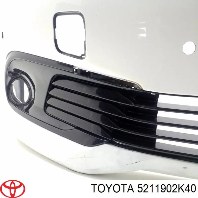 5211902K40 Toyota Бампер передний в сборе