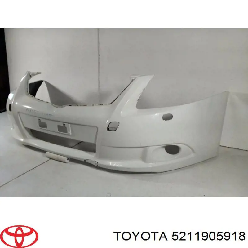 Передний бампер 5211905918 Toyota