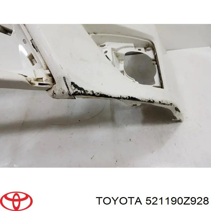 Передний бампер 521190Z928 Toyota