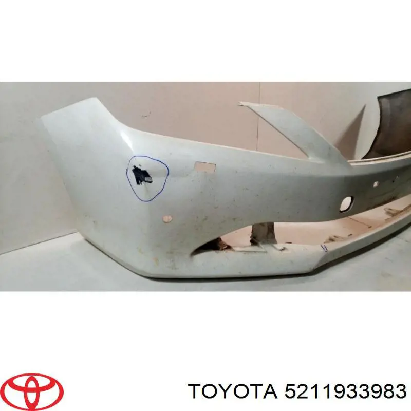5211933983 Toyota Бампер передний в сборе