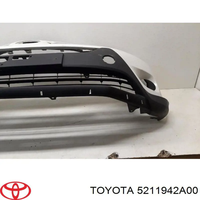 5211942A00 Toyota Бампер передний в сборе