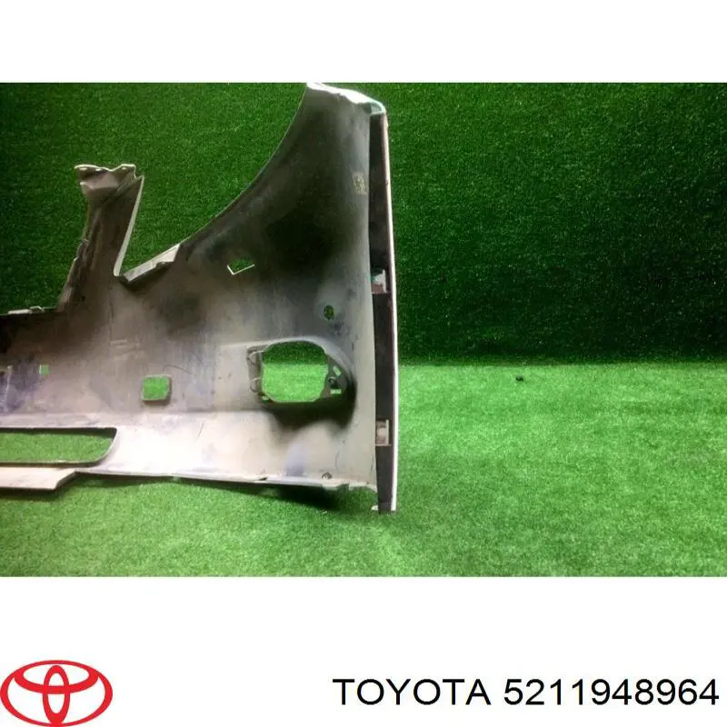 Передний бампер 5211948984 Toyota