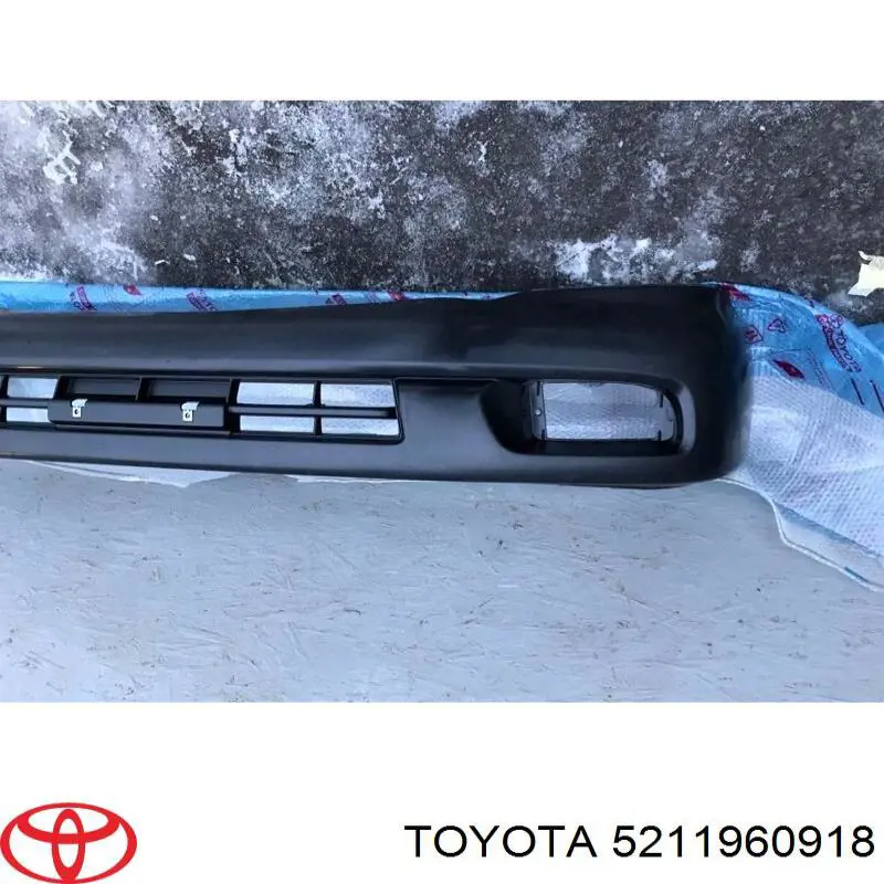 5211960918 Toyota передний бампер