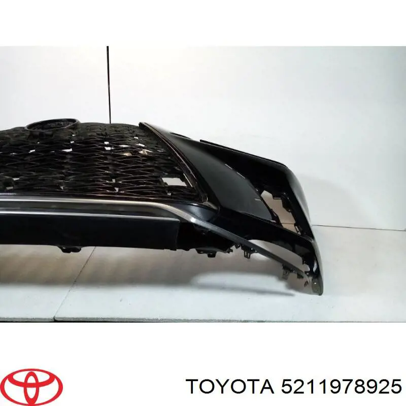 5211978925 Toyota Бампер передний в сборе