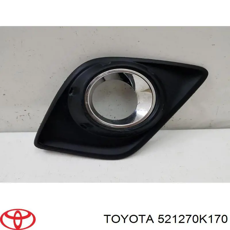 Заглушка (решетка) противотуманных фар бампера переднего правая Toyota 521270K170
