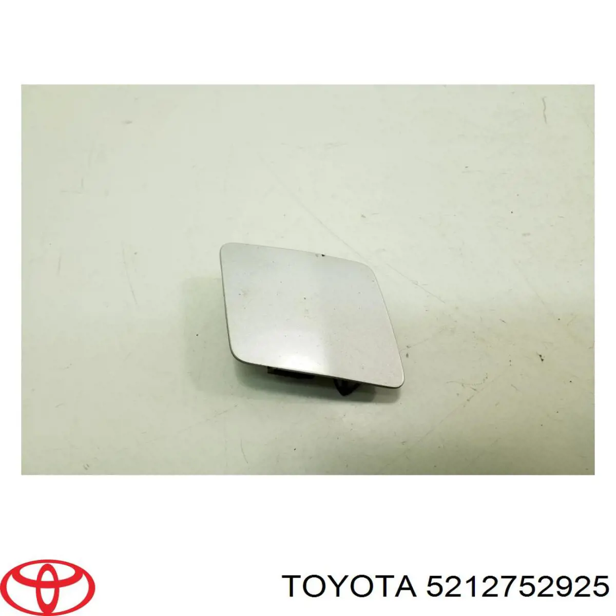 Заглушка буксировочного крюка в передний бампер Toyota 5212752925 цена, от 85.56 USD