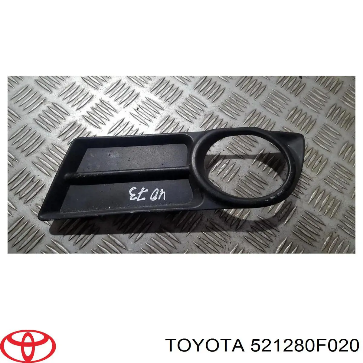 521280F020 Toyota заглушка (решетка противотуманных фар бампера переднего левая)