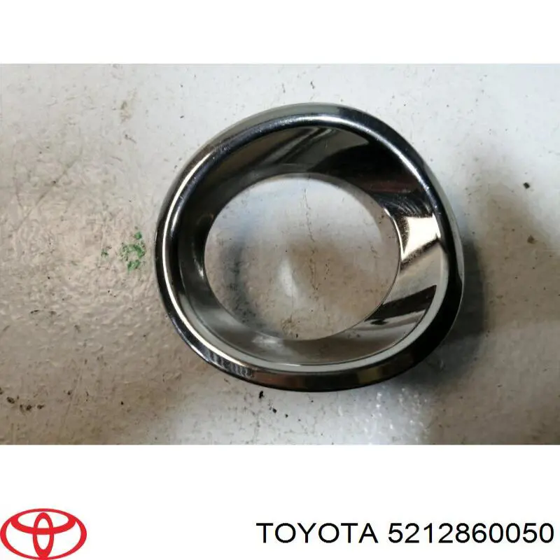 Ободок (окантовка) фары противотуманной левой 5212860050 Toyota