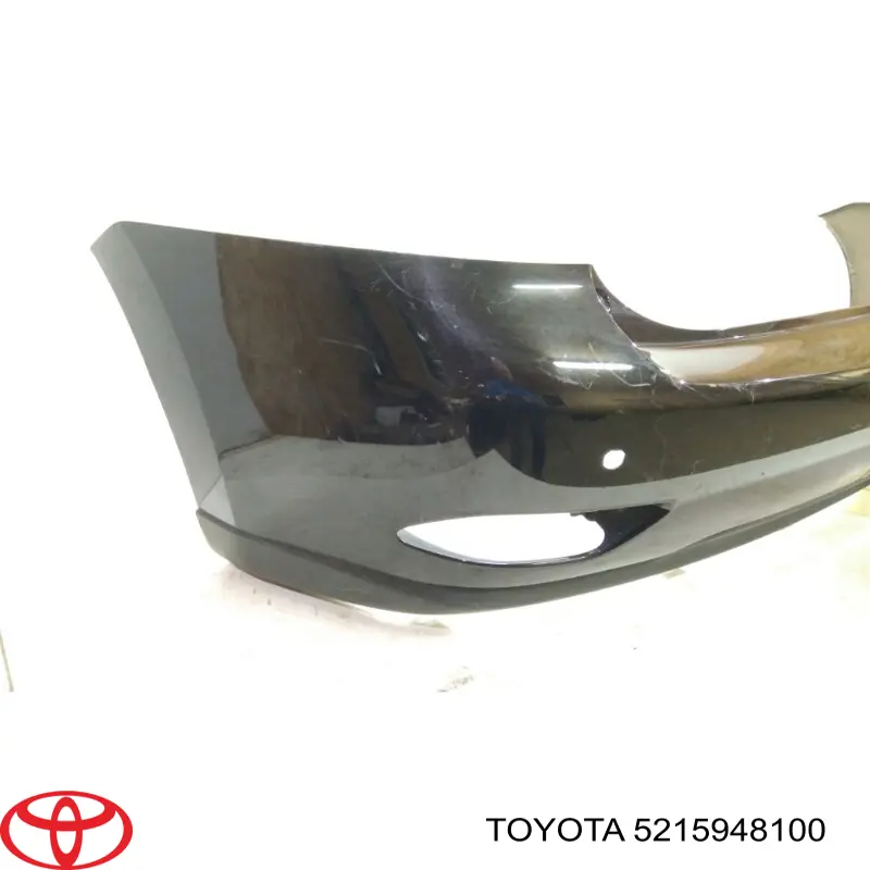 Задний бампер 5215948100 Toyota