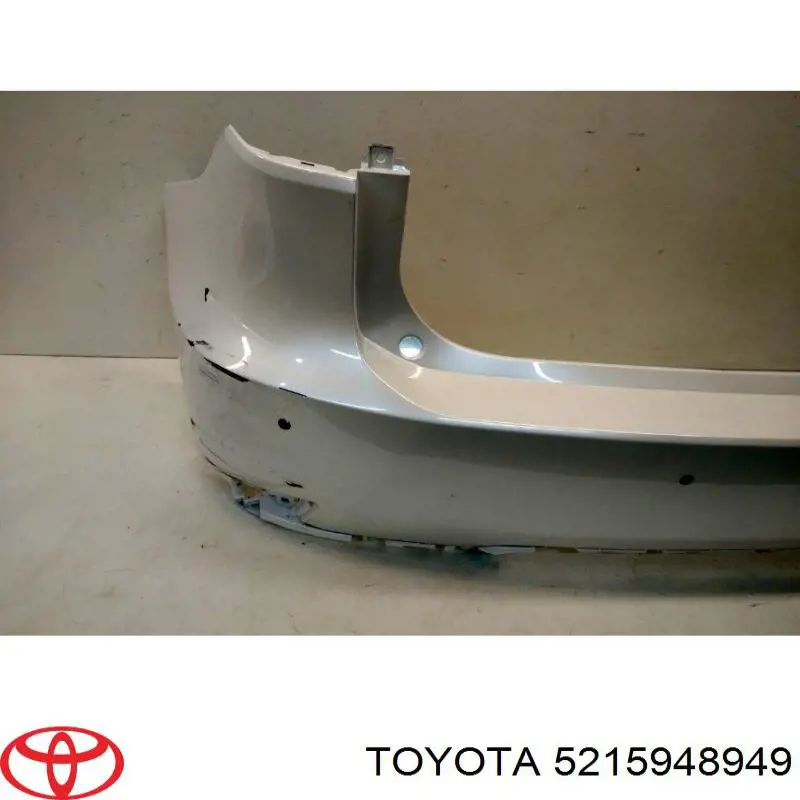 Задний бампер 5215948949 Toyota