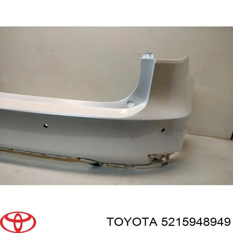 Бампер задний Toyota 5215948949