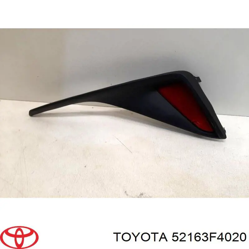 Накладка бампера заднего правая Toyota 52163F4020
