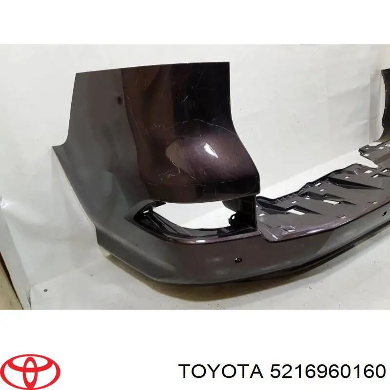 Купить 5216960160 Toyota Заглушка бампера буксировочного крюка задняя
