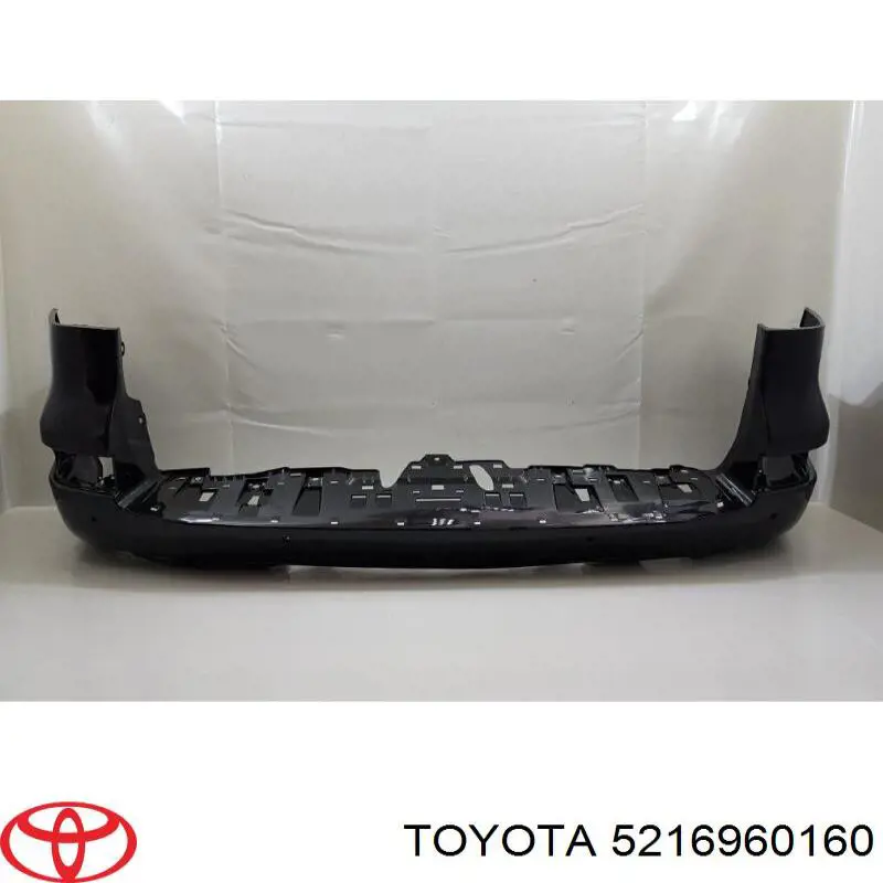 5216960160 Toyota Заглушка бампера буксировочного крюка задняя