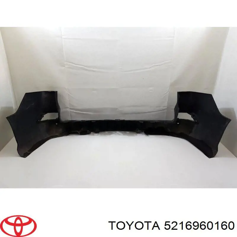 Заглушка бампера буксировочного крюка задняя 5216960160 Toyota