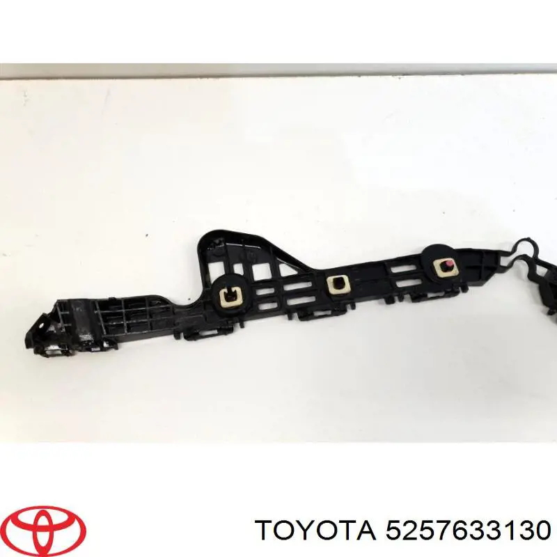 5257633130 Toyota Consola esquerda do pára-choque traseiro