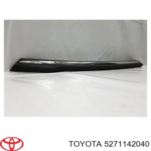 5271142040 Toyota молдинг бампера переднего
