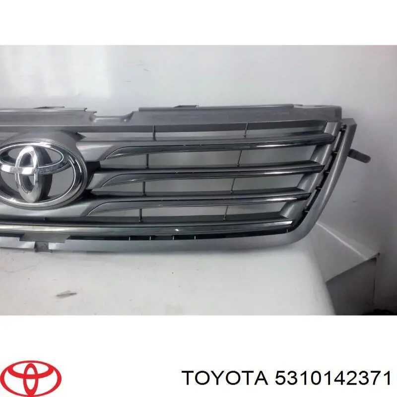 5310142371 Toyota Решетка радиатора