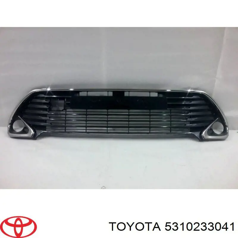  Решетка радиатора Toyota Camry 7