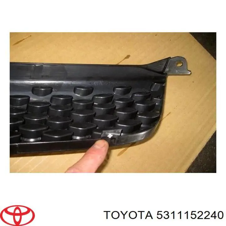 Купить 5311152240 Toyota Решетка радиатора