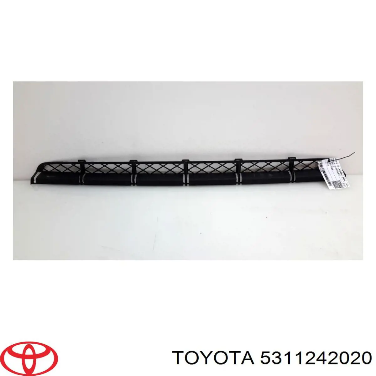 Решетка бампера переднего нижняя на Toyota RAV4 II 