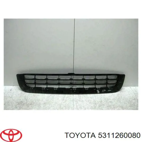Решетка бампера переднего центральная Toyota 5311260080