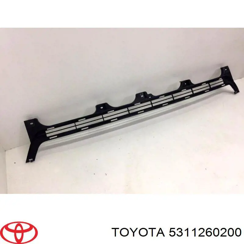Решетка бампера переднего Toyota 5311260200