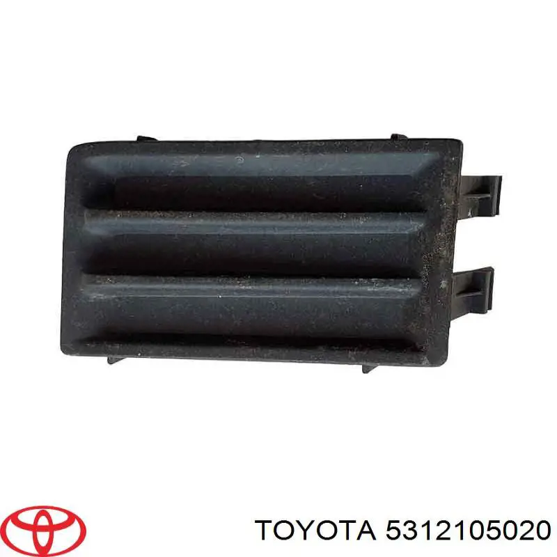 Заглушка (решетка) противотуманных фар бампера переднего правая на Toyota Avensis T22