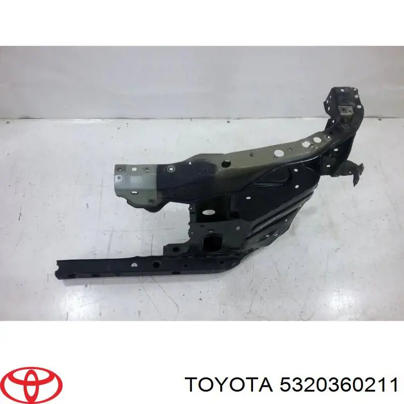 Верхняя рамка радиатора 5320360211 Toyota