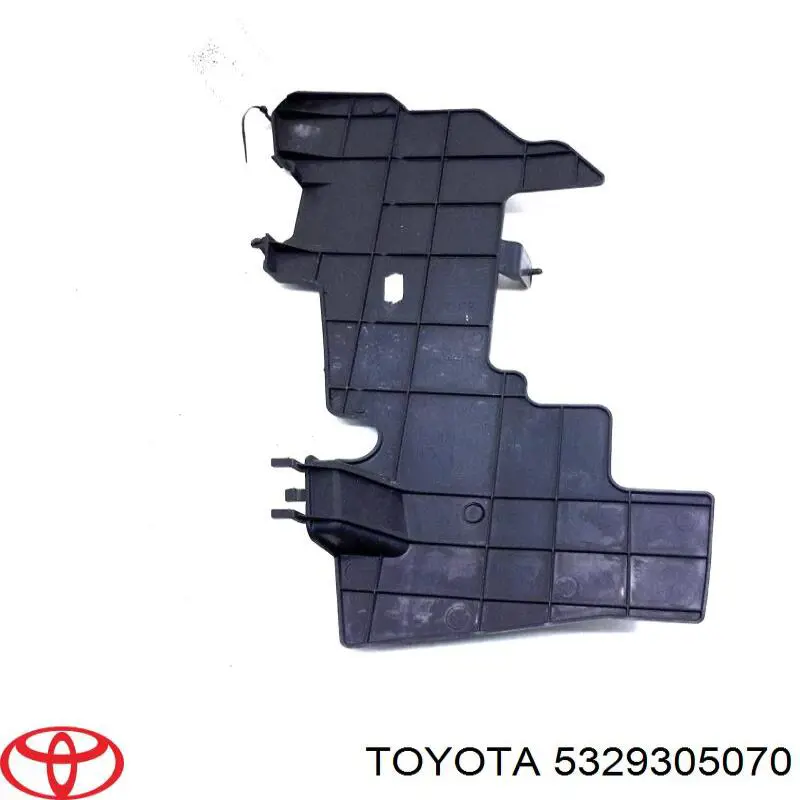 Воздуховод (дефлектор) радиатора правый на Toyota Avensis T27