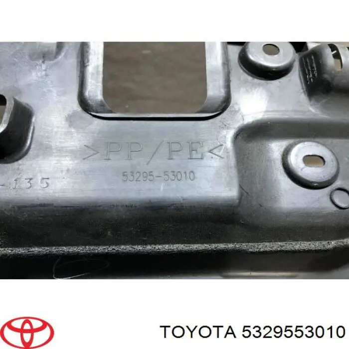 5329553010 Toyota placa sobreposta superior do painel dianteiro (de suporte do radiador)
