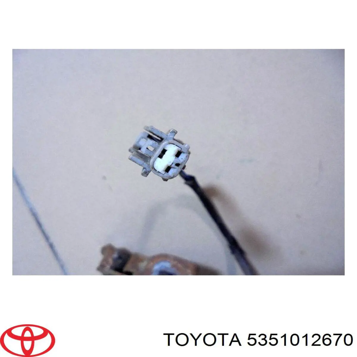  Замок капота Toyota Corolla 