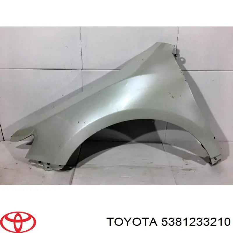  Крыло переднее левое Toyota Camry 7