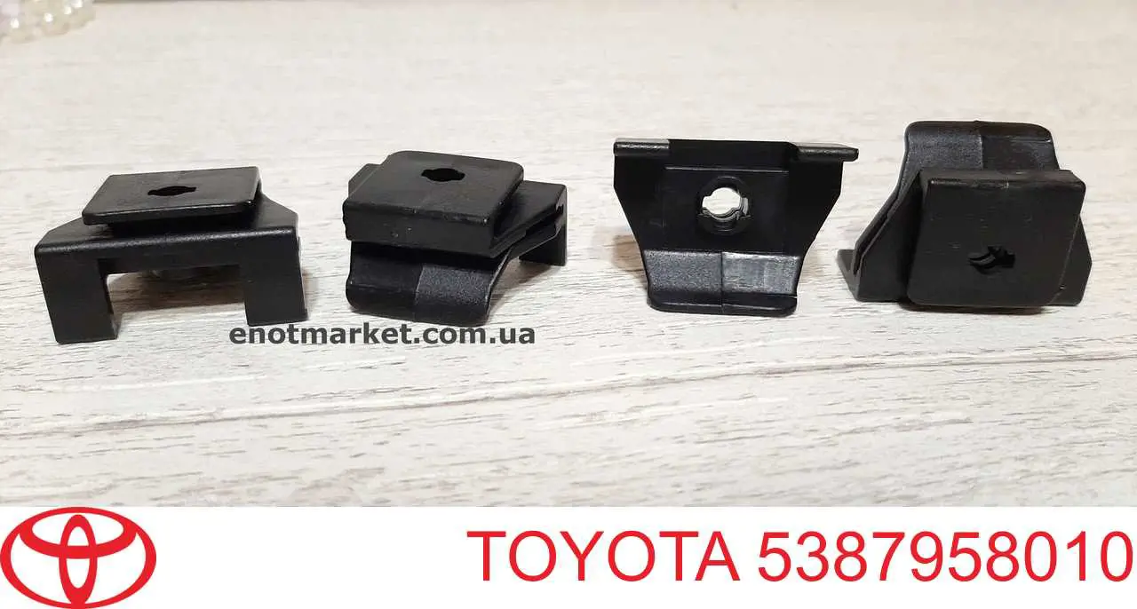 Кронштейн бампера переднего внешний 5387958010 Toyota