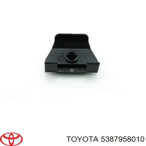 Кронштейн бампера переднего, внешний Toyota 5387958010