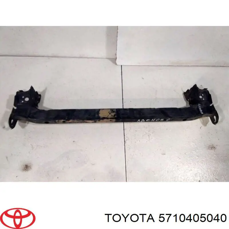 5710405041 Toyota суппорт радиатора нижний (монтажная панель крепления фар)