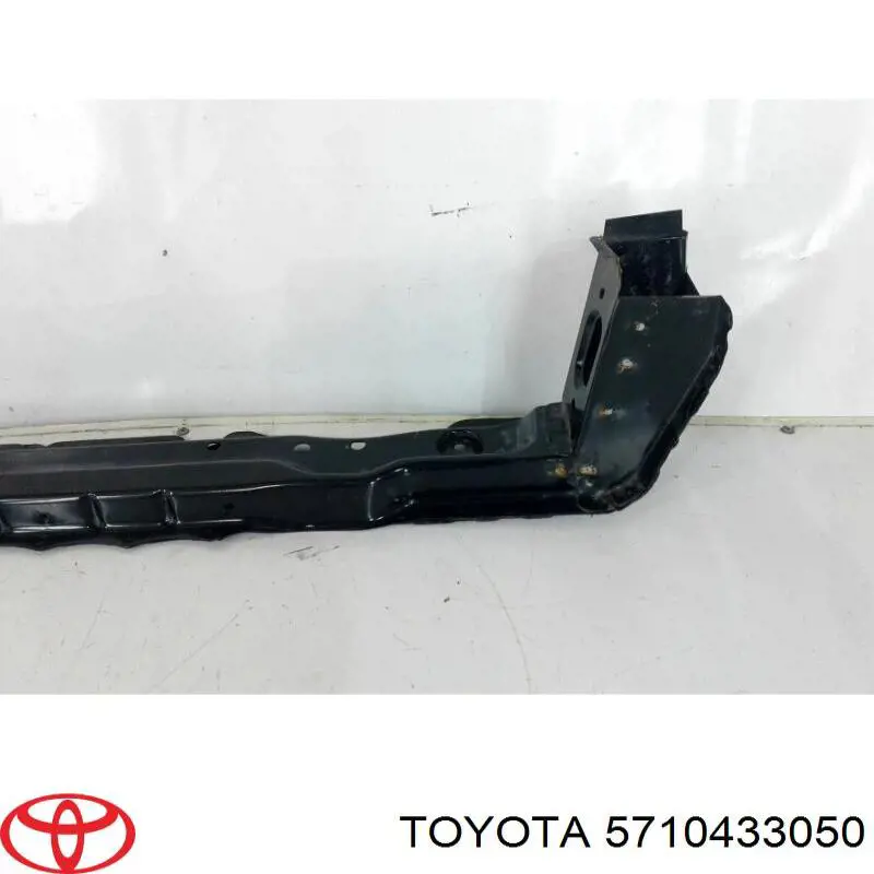 Нижняя монтажная панель крепления фар Toyota 5710433051