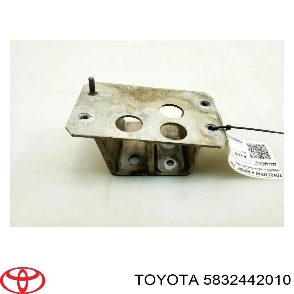 Кронштейн усилителя заднего бампера Toyota 5832442010 цена, от 14.81 USD