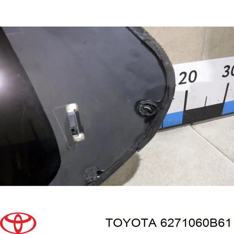6271060B61 Toyota Стекло багажного отсека, правое