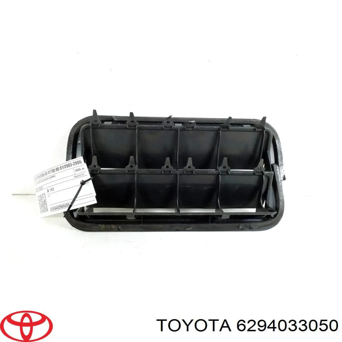 Решетка вентиляции салона задняя левая на Toyota Camry V30